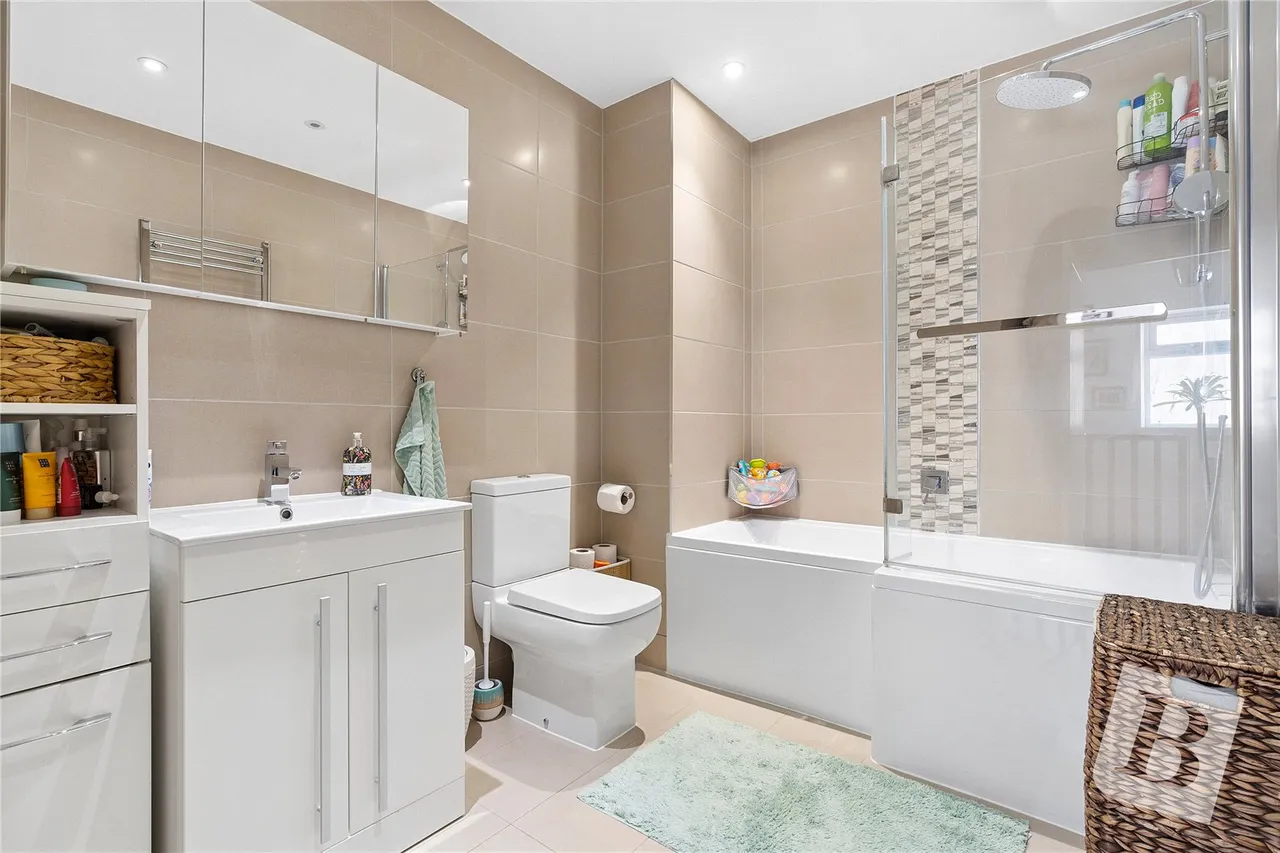 Grange Avenue, Wickford, SS12, photo 14
