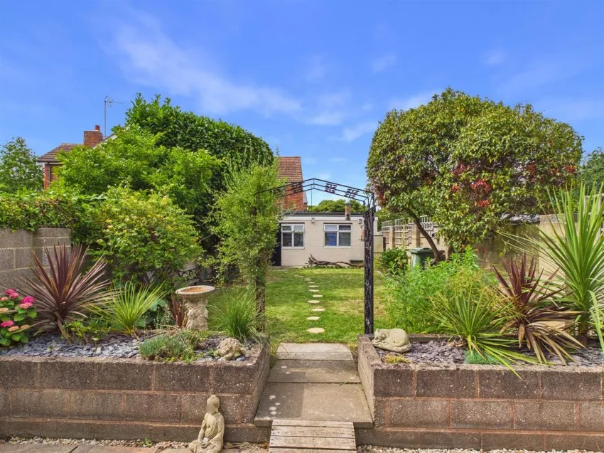 Stroud Road, Gloucester, photo 16