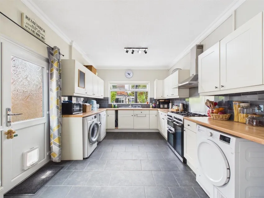 Stroud Road, Gloucester, photo 9