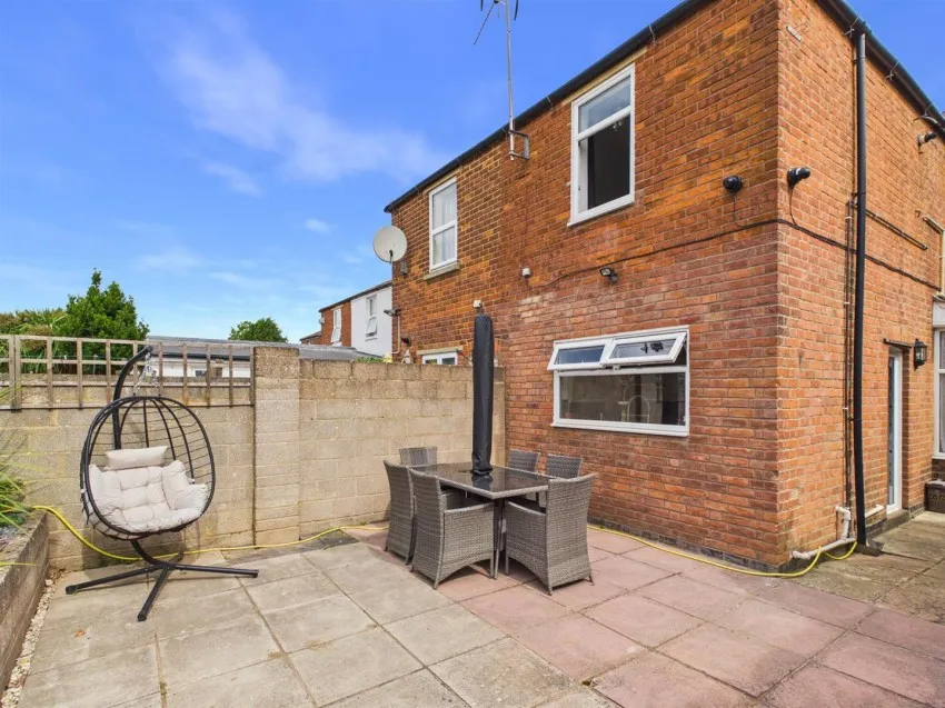 Stroud Road, Gloucester, photo 17