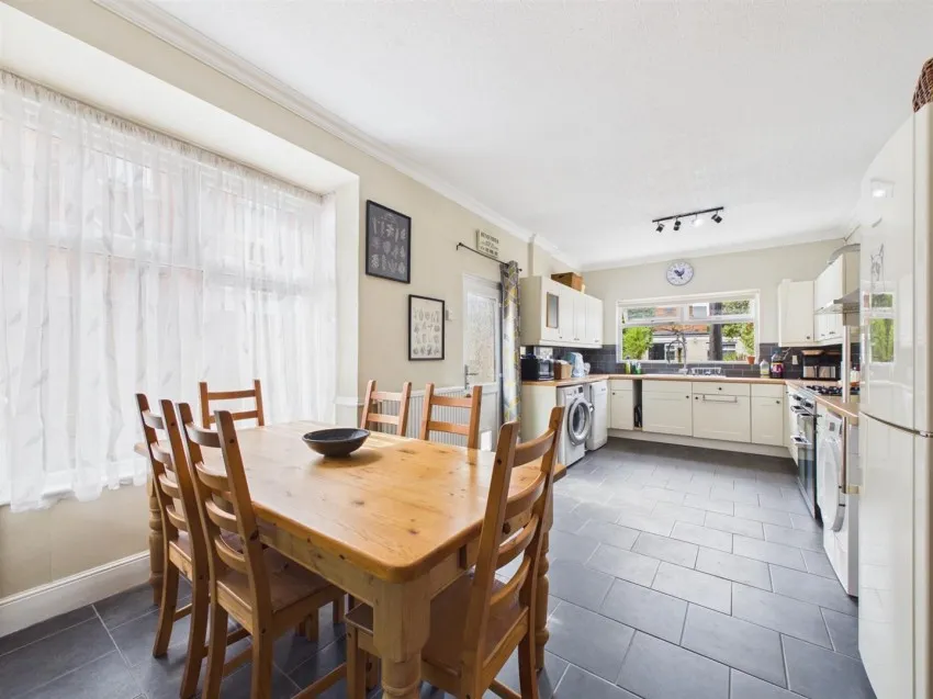 Stroud Road, Gloucester, photo 8
