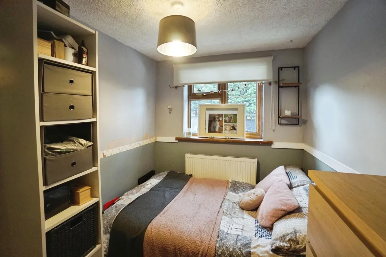Julie Croft, Bilston, WV14, photo 12