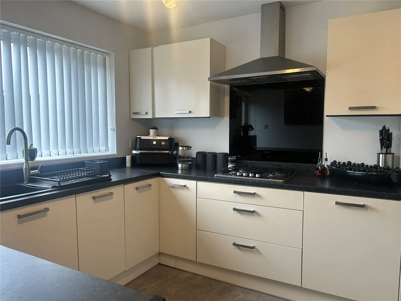 Yorkdale, Clarksfield, OL4, photo 7