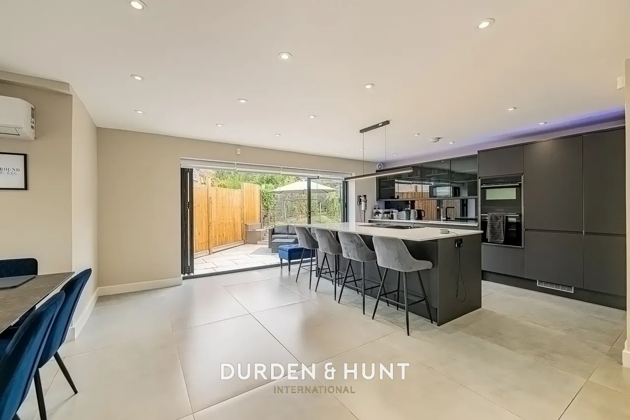 Burrow Road, Chigwell, IG7, photo 2