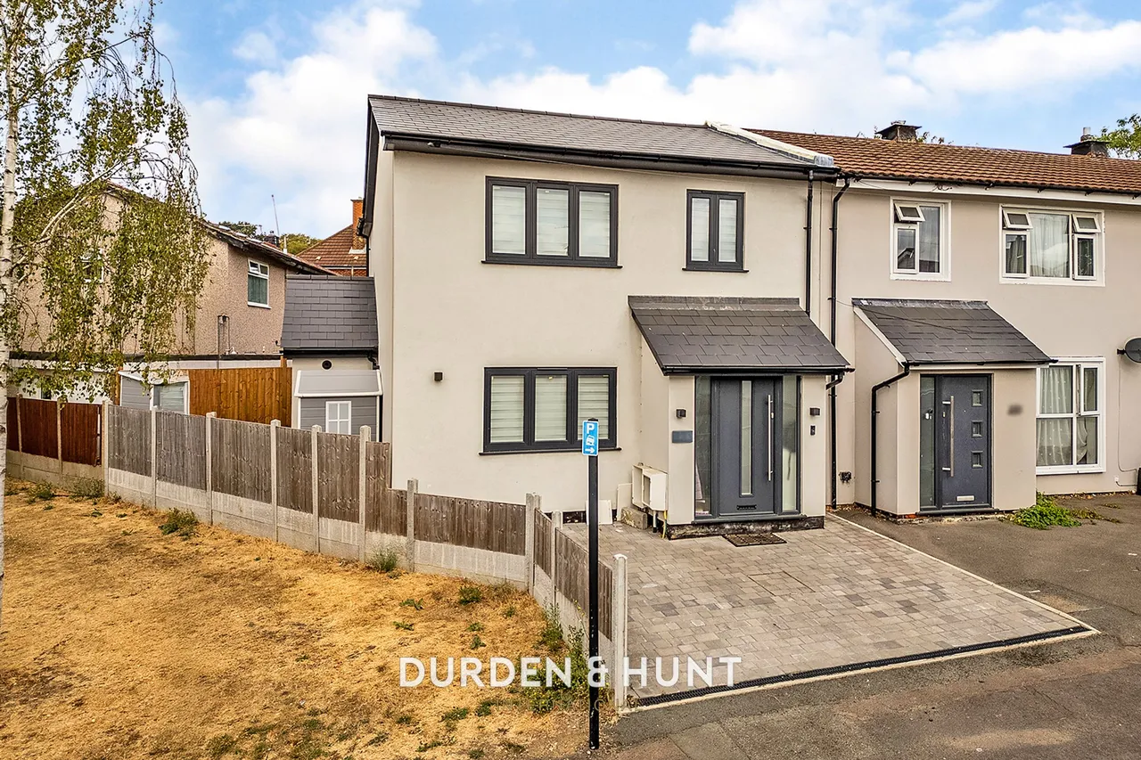 3 bed house for sale, Burrow Road, Chigwell, IG7