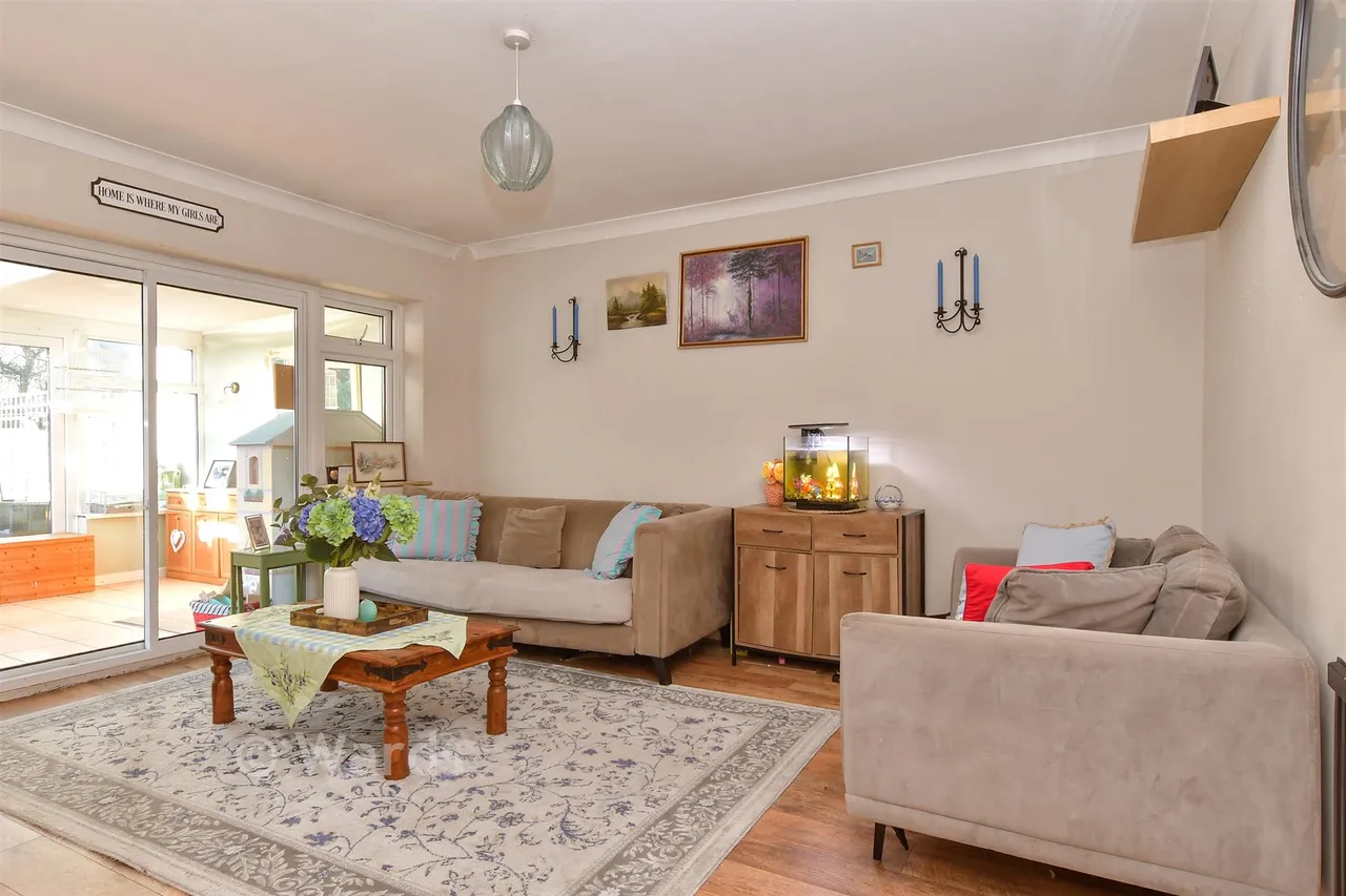 Neal Road, West Kingsdown, TN15, photo 2