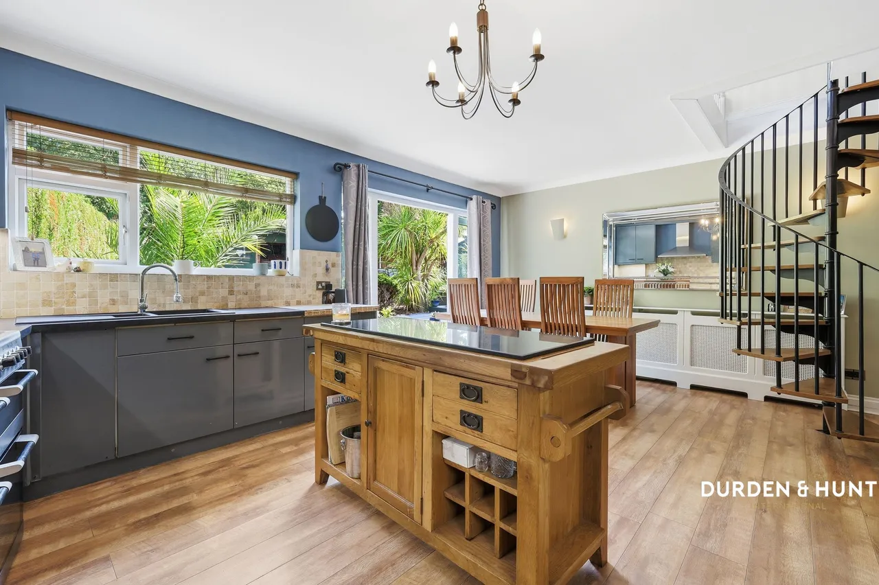 Central Close, Hadleigh, SS7, photo 11
