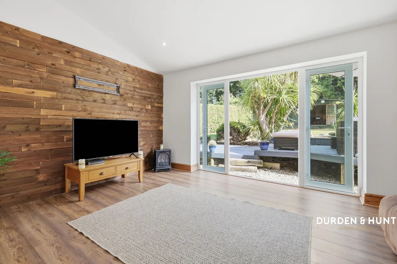 Central Close, Hadleigh, SS7, photo 13