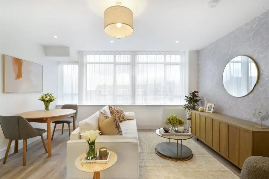 2 bed flat to rent, Streatham High Road, SW16