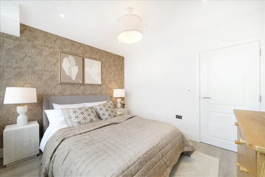 Streatham High Road, SW16, photo 4