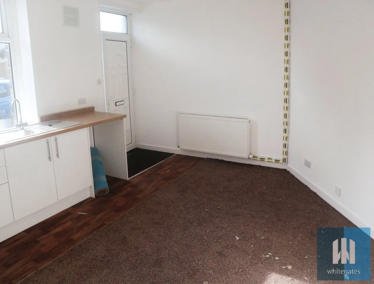 Leeds Road, Bradley, HD2, photo 4