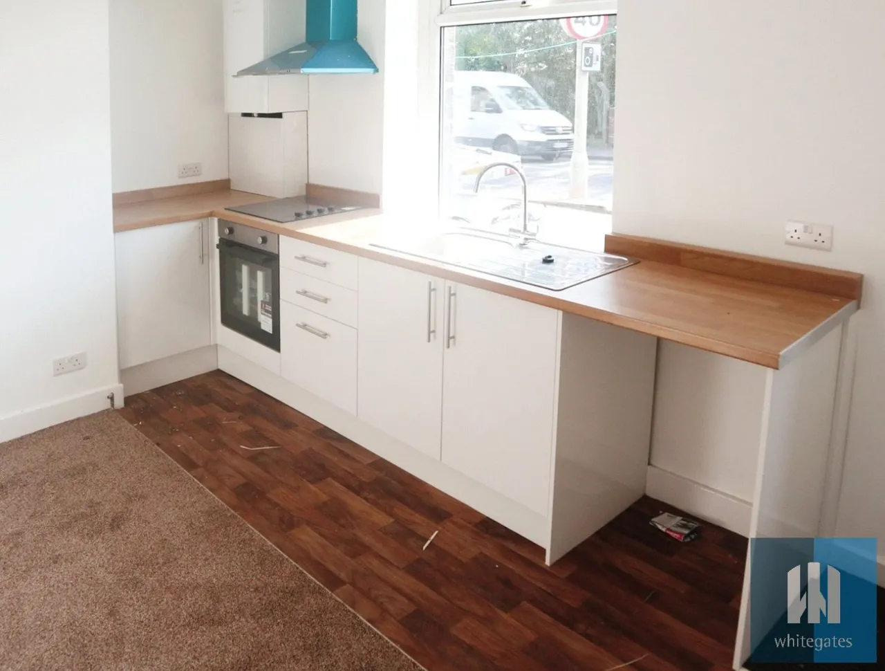 Leeds Road, Bradley, HD2, photo 2
