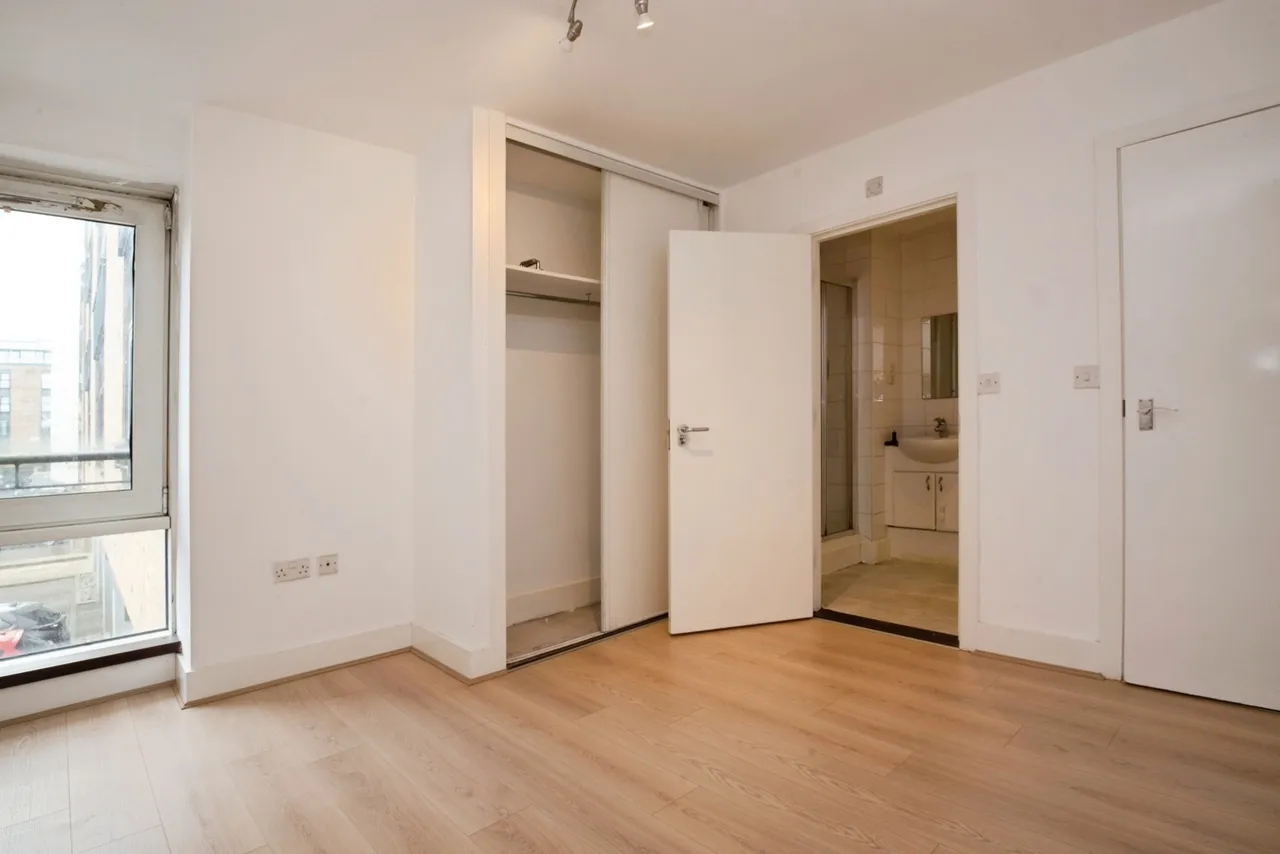 Jones Point House, Ferry Court, CF11, photo 10