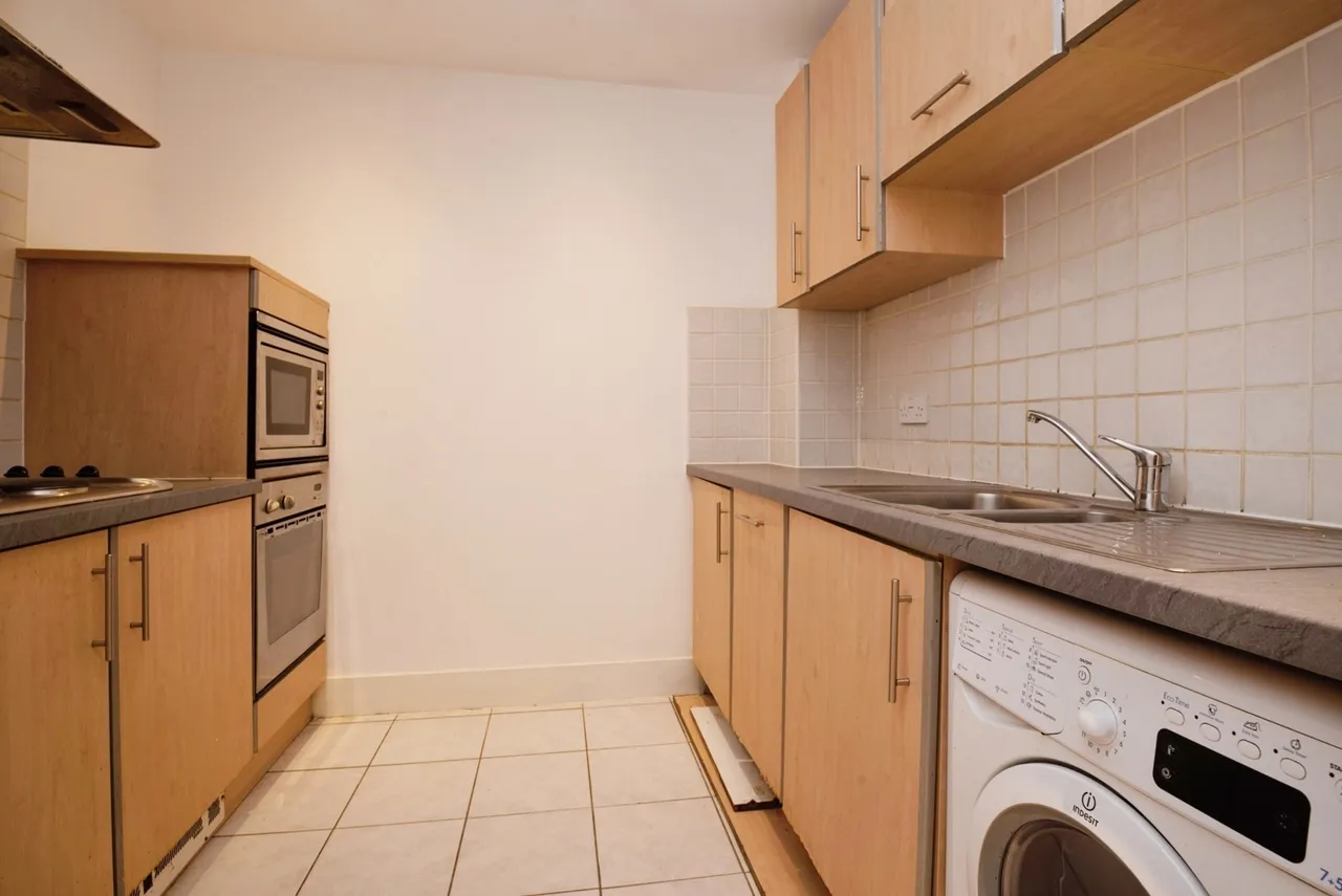 Jones Point House, Ferry Court, CF11, photo 5