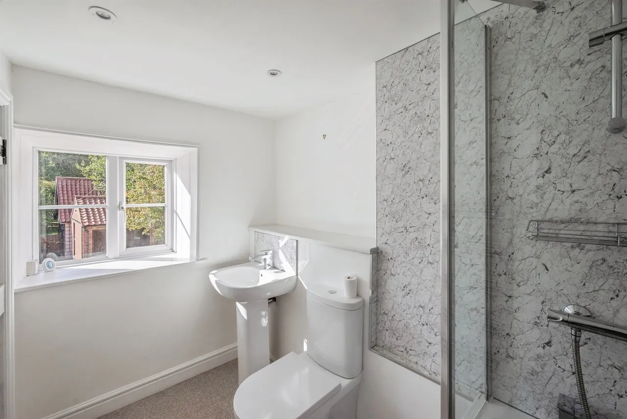 High Street, Coltishall, NR12, photo 9