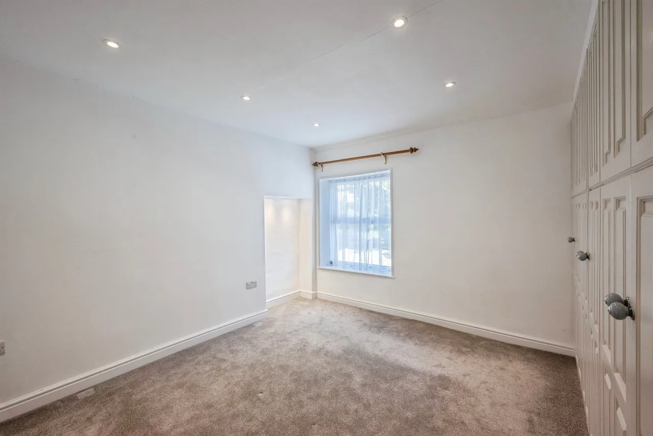 High Street, Coltishall, NR12, photo 10