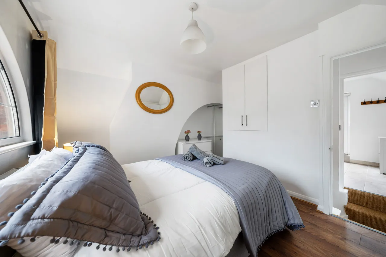 73 Agincourt Road, London, photo 2
