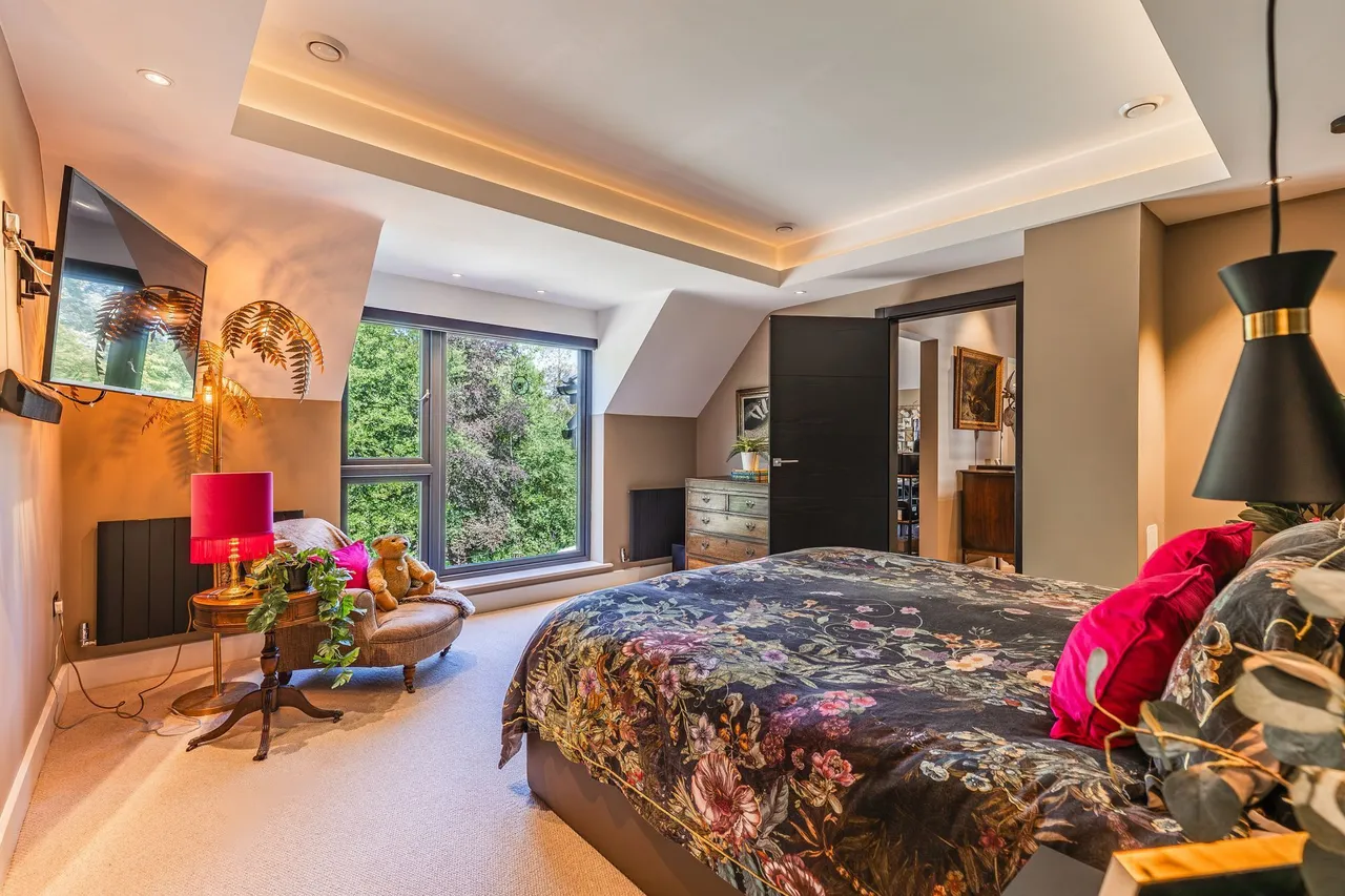 Exceptional Riverside Home in Lower T, photo 12