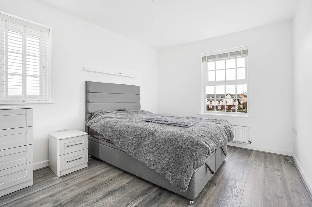 Cicero Crescent, Fairfields, Milton Keynes, Buckinghamshire, MK11 4BJ, photo 4