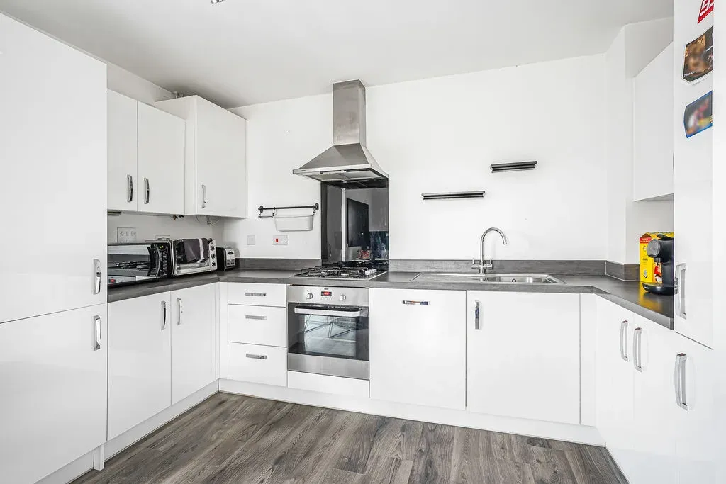 Cicero Crescent, Fairfields, Milton Keynes, Buckinghamshire, MK11 4BJ, photo 3