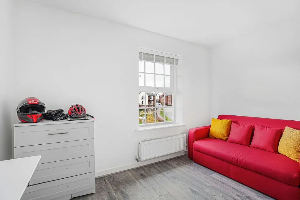 Cicero Crescent, Fairfields, Milton Keynes, Buckinghamshire, MK11 4BJ, photo 6