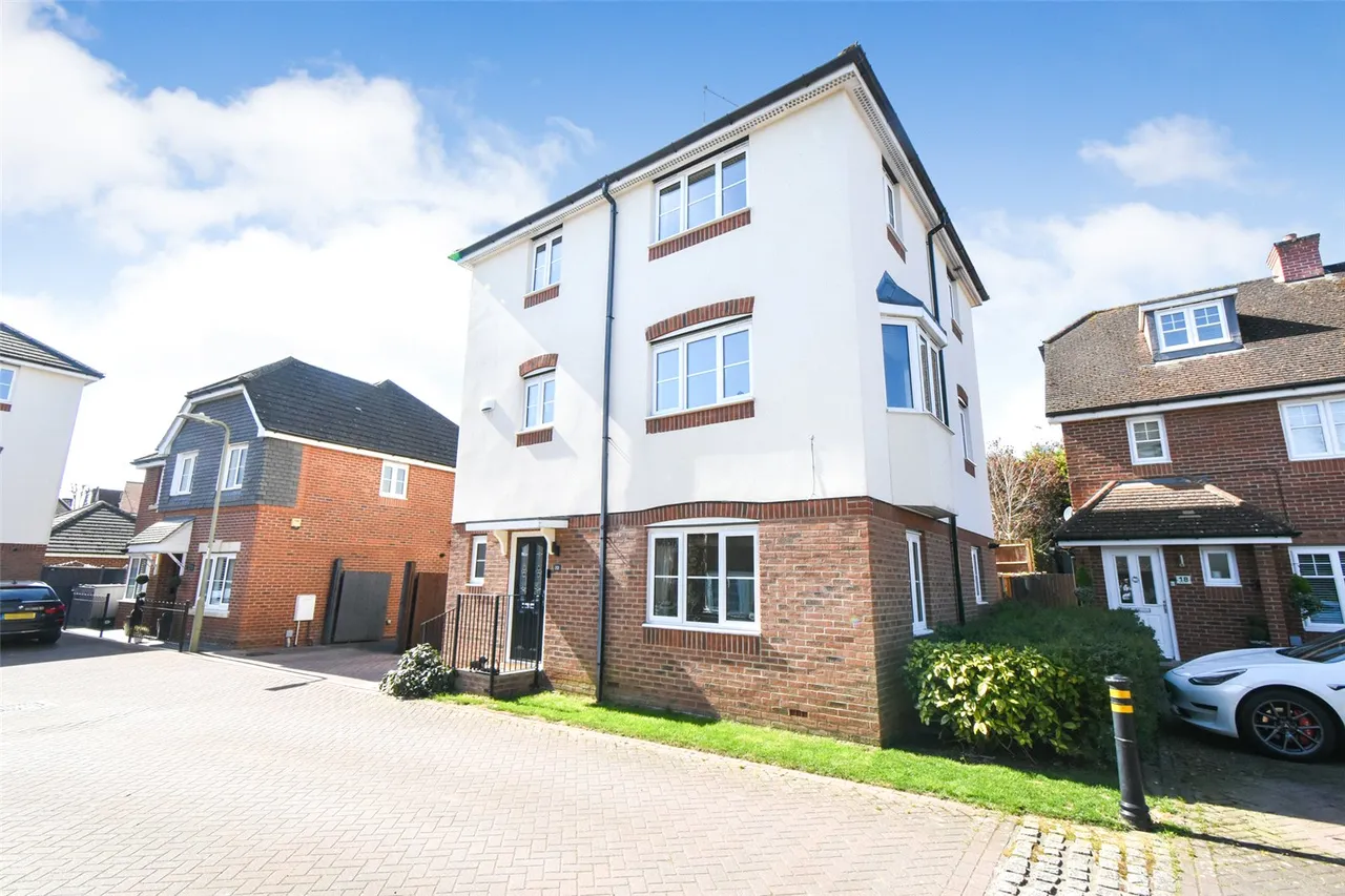 Athoke Croft, Hook, Hampshire, RG27 9UE, photo 18
