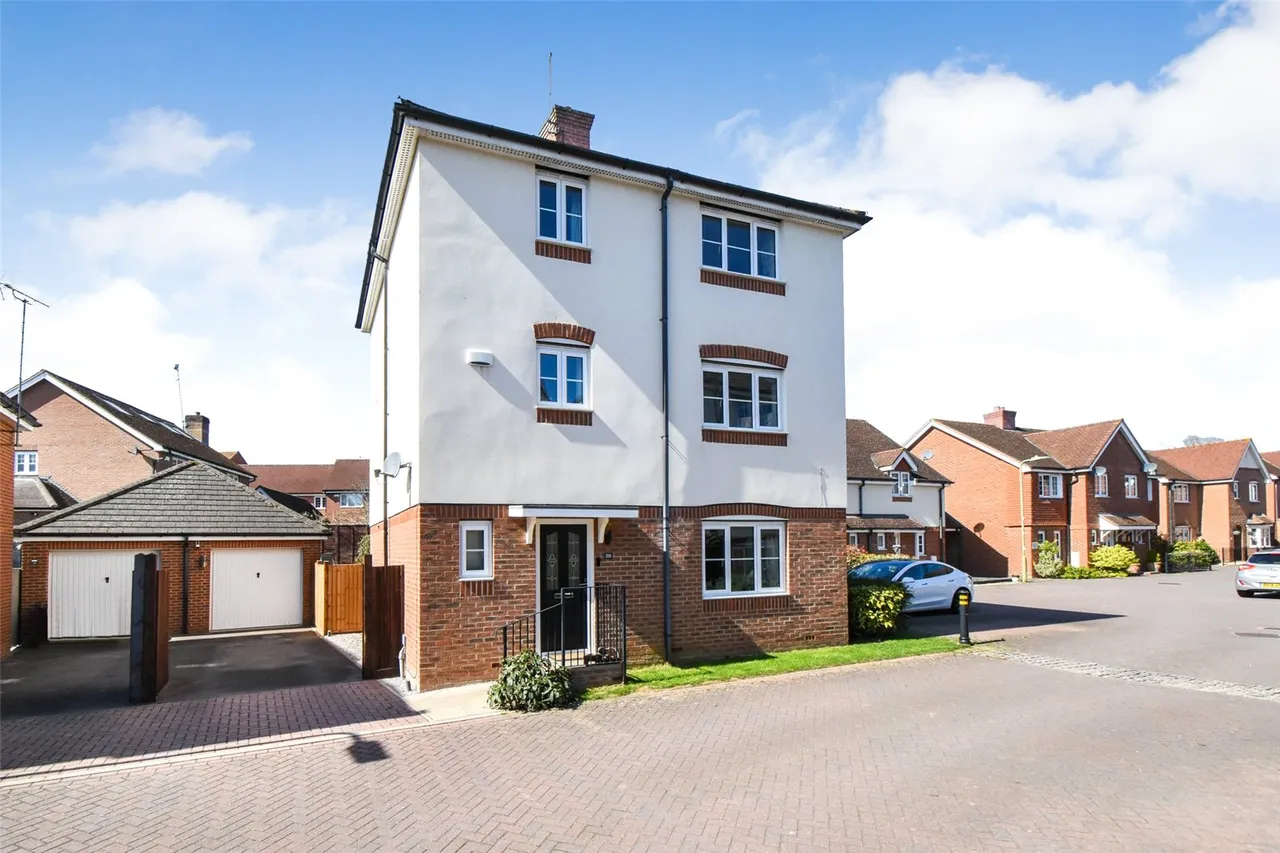 5 bed house for sale — Athoke Croft, Hook, Hampshire, RG27 9UE