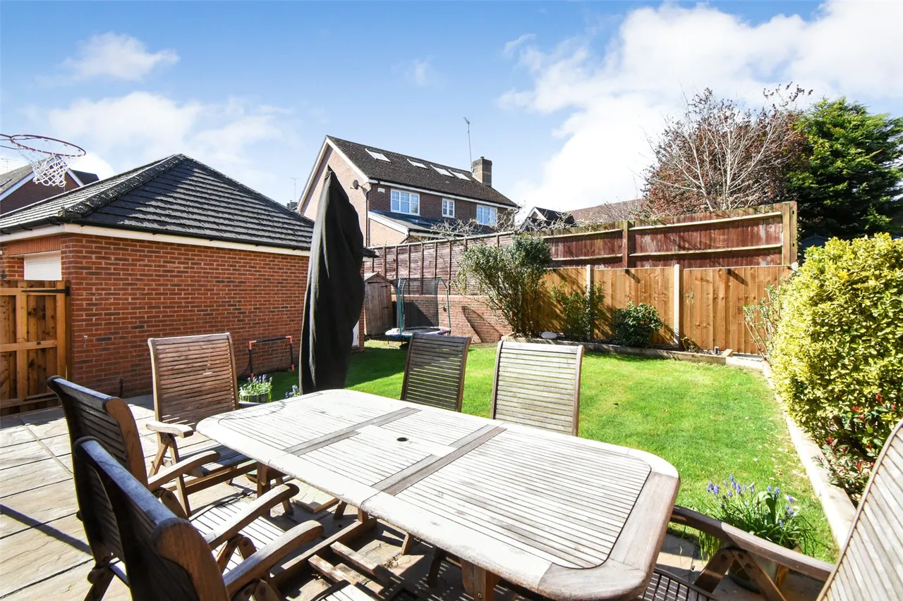 Athoke Croft, Hook, Hampshire, RG27 9UE, photo 12