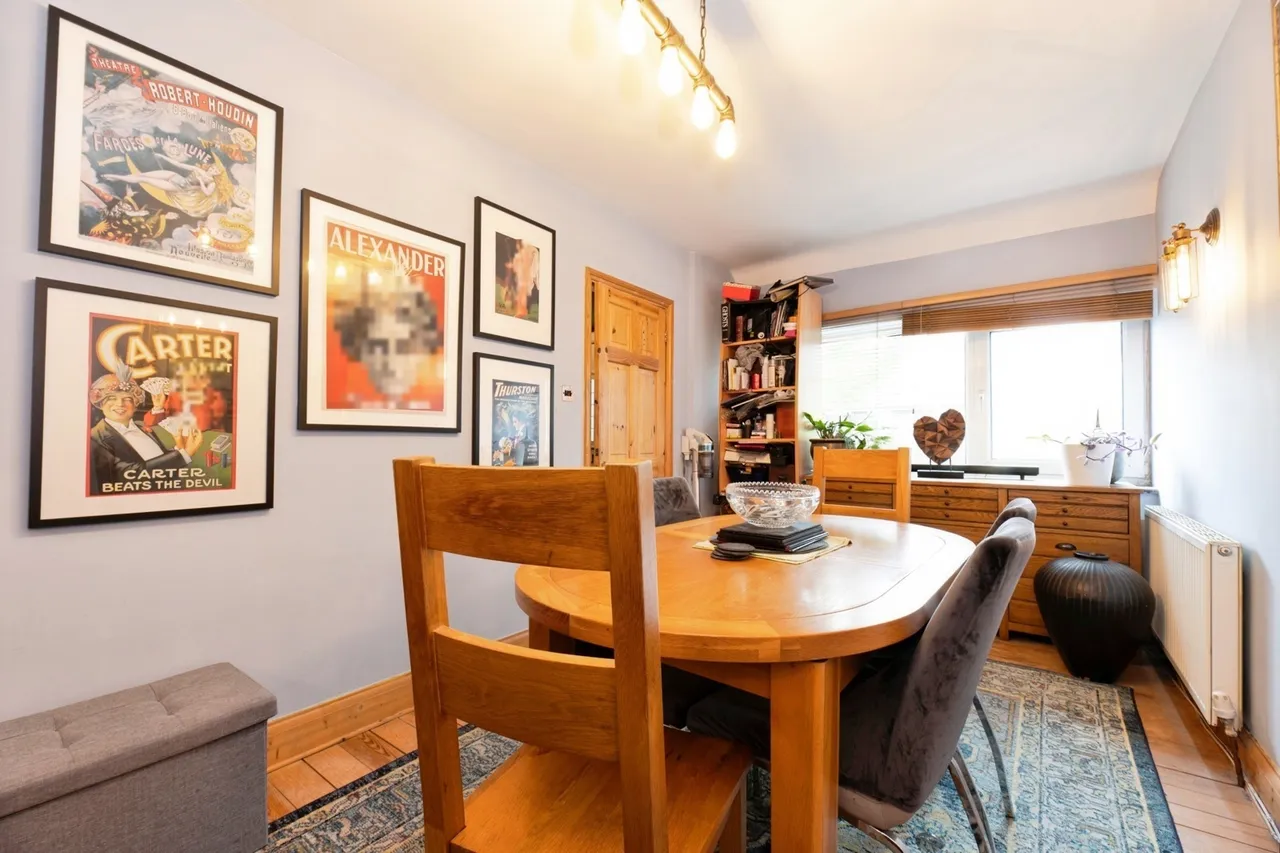 Compton Crescent, Chessington, KT9, photo 6