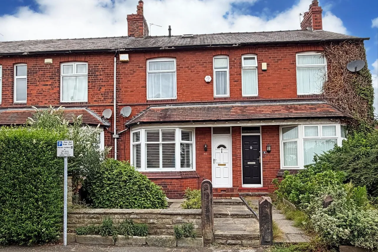 3 bed house for sale — Grosvenor Road, Altrincham, Cheshire WA14 1LE