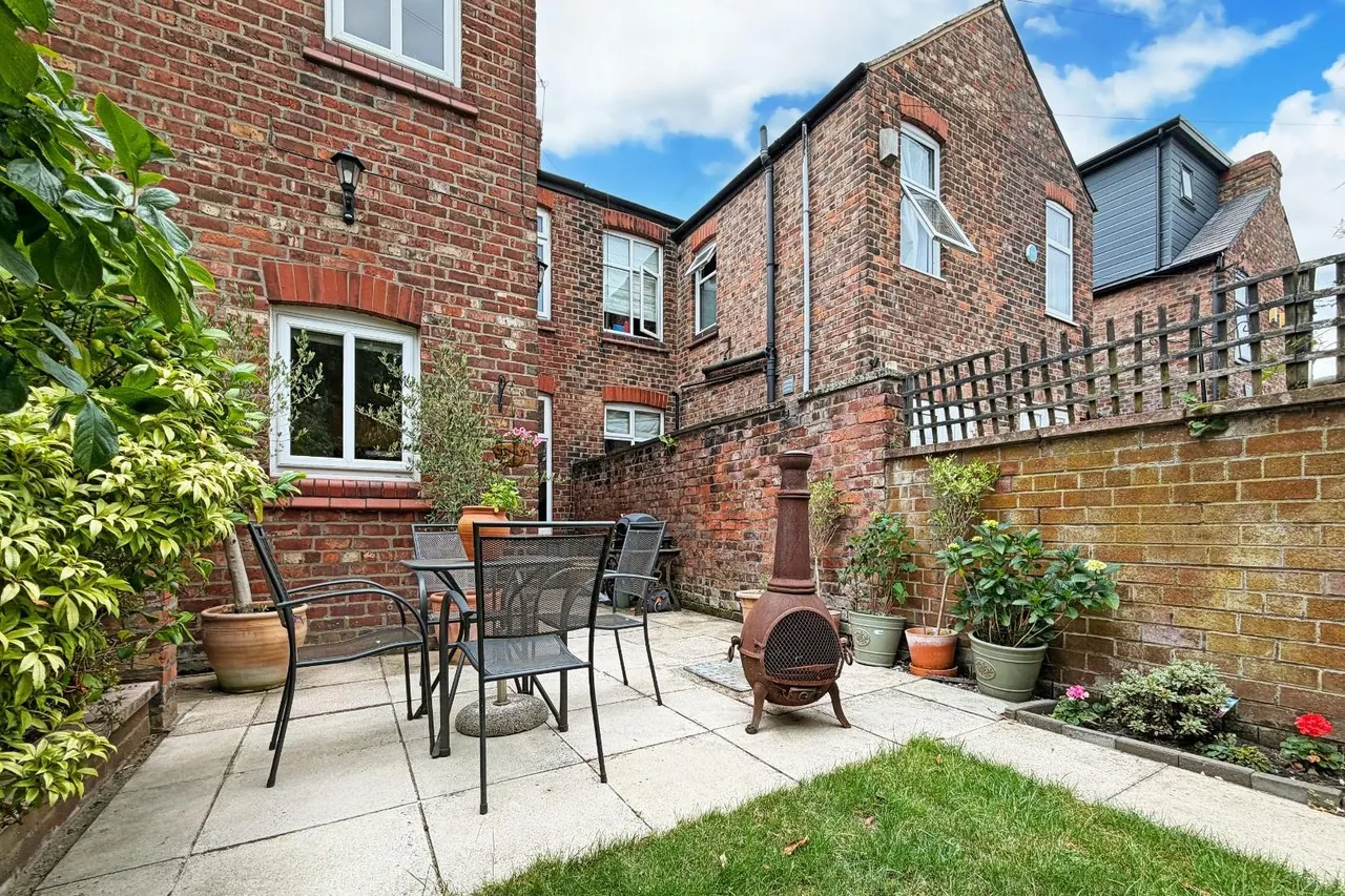 Grosvenor Road, Altrincham, Cheshire WA14 1LE, photo 16