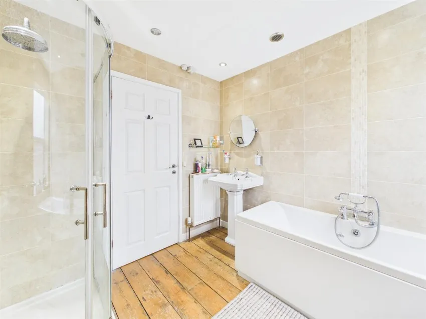 Old Cheltenham Road, Longlevens, photo 18