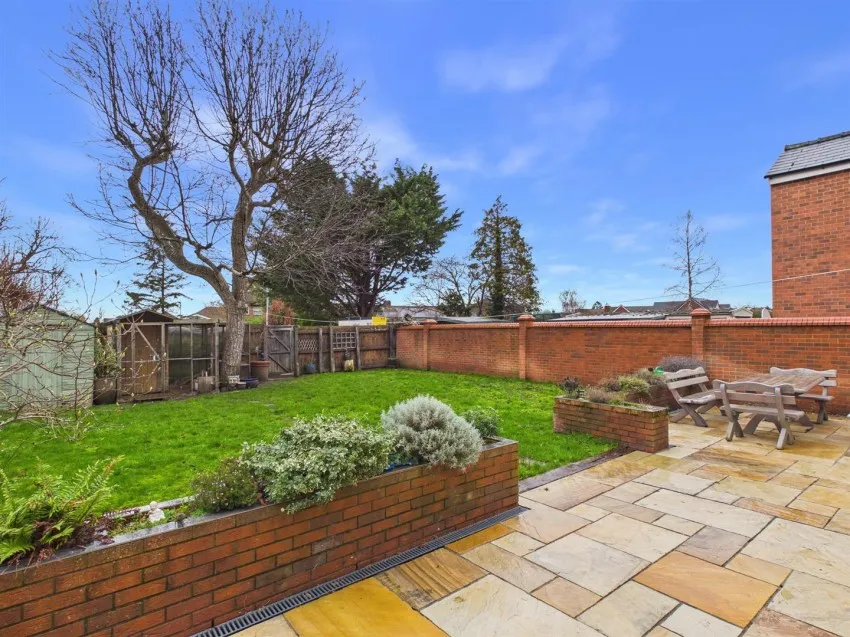 Old Cheltenham Road, Longlevens, photo 4