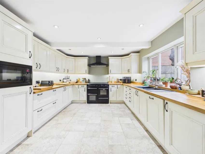 Old Cheltenham Road, Longlevens, photo 9