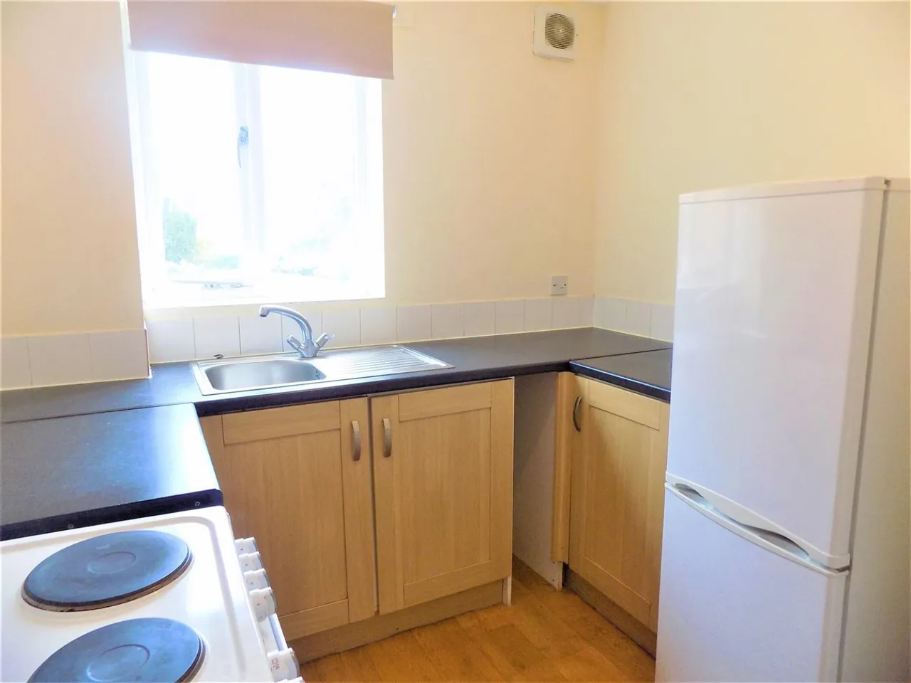 Ascot Court, Aldershot, GU11, photo 5