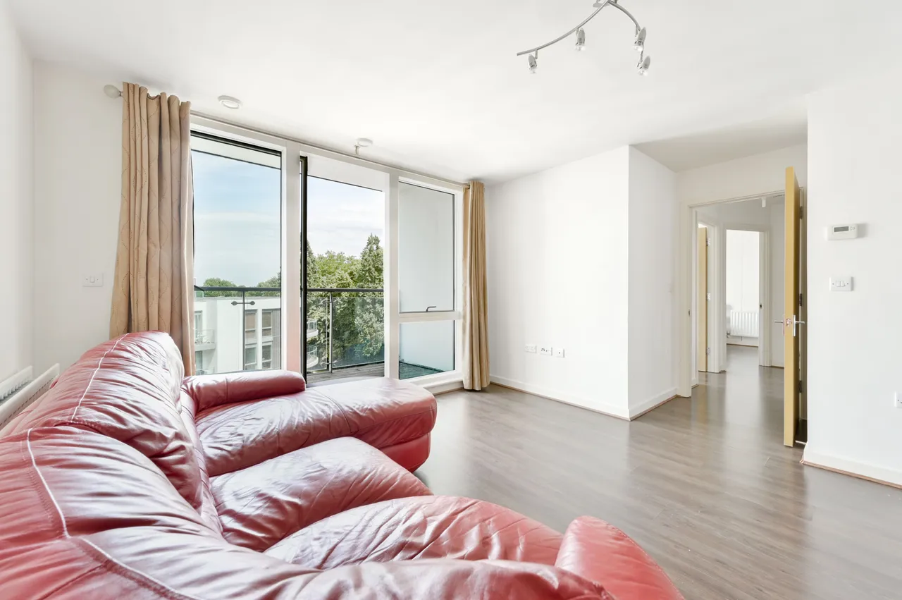 Apartment 402, Firestone House, Clayponds Lane, Brentford, photo 3
