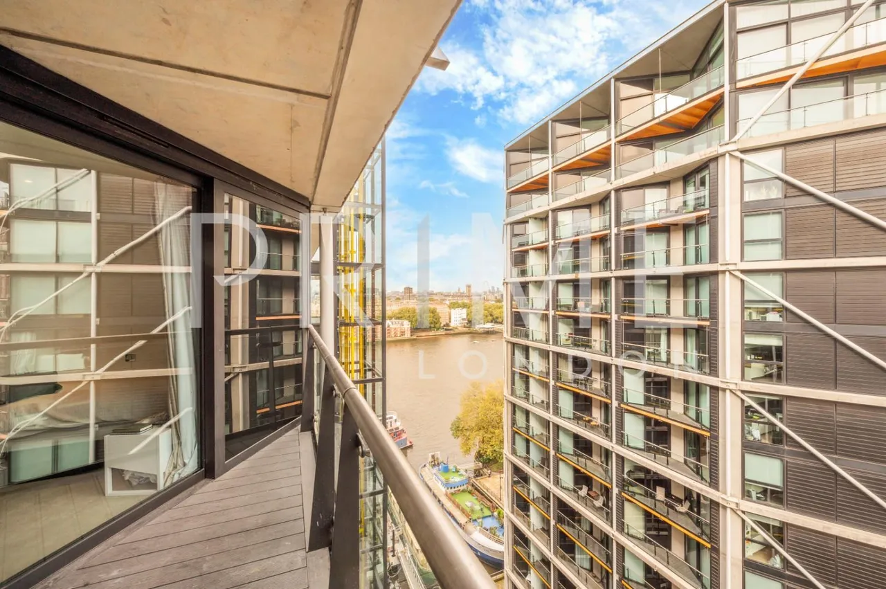 2 bed flat for sale, Three Riverlight Quay, Nine Elms, SW11