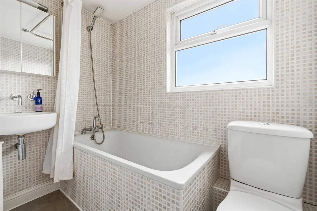 Hospital Bridge Road, Twickenham, TW2 6LE, photo 9
