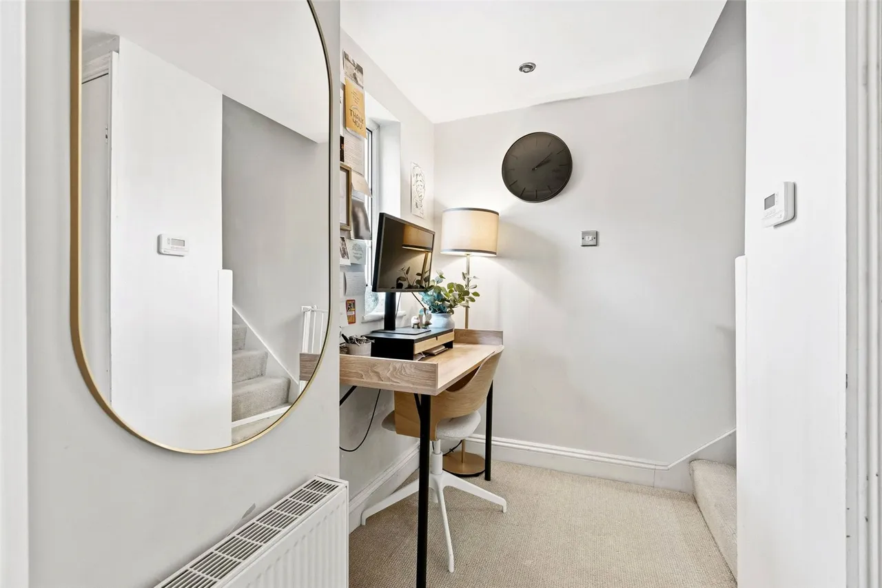 Hospital Bridge Road, Twickenham, TW2 6LE, photo 5
