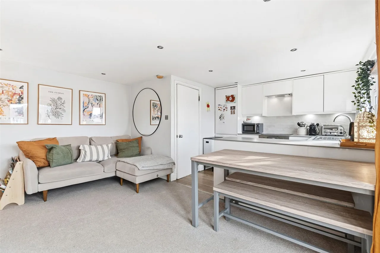 Hospital Bridge Road, Twickenham, TW2 6LE, photo 4