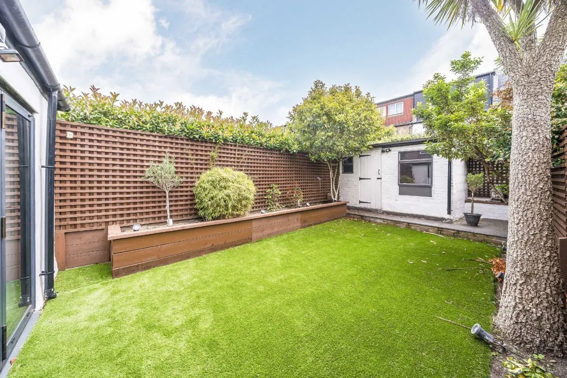 Franche Court Road, SW17, photo 6