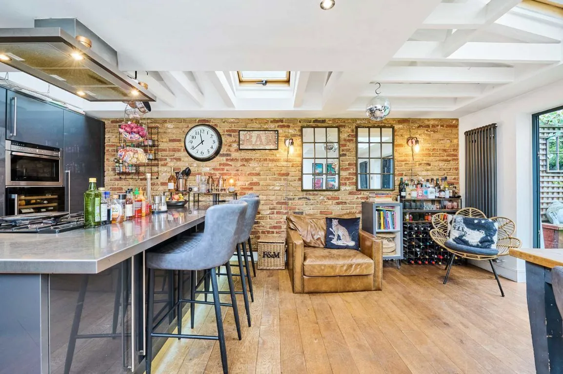 Franche Court Road, SW17, photo 4
