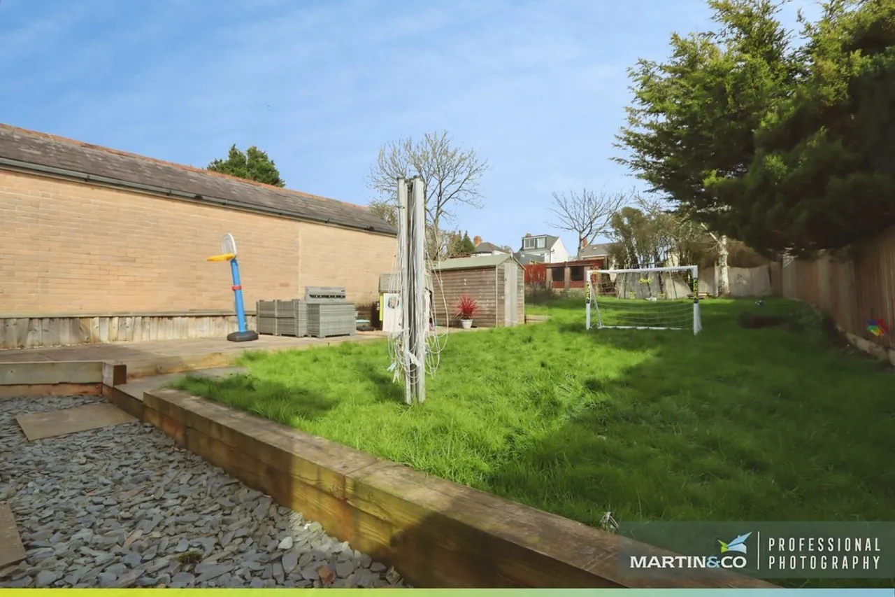 Tyr-Y-Sarn Road, Rumney, photo 11