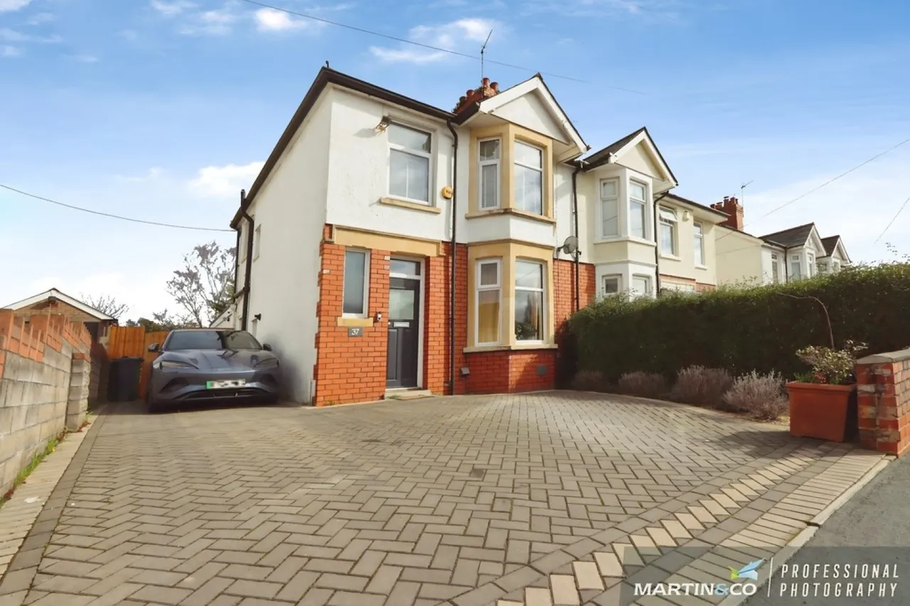 3 bed house for sale — Tyr-Y-Sarn Road, Rumney