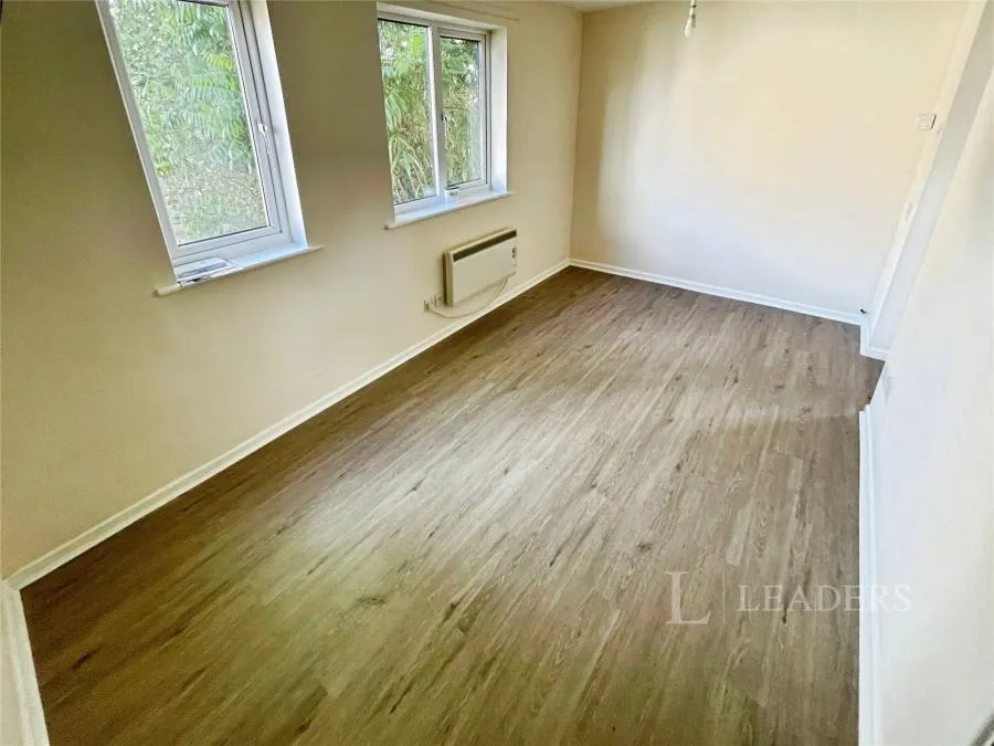 Henley Drive, Droitwich, WR9, photo 5