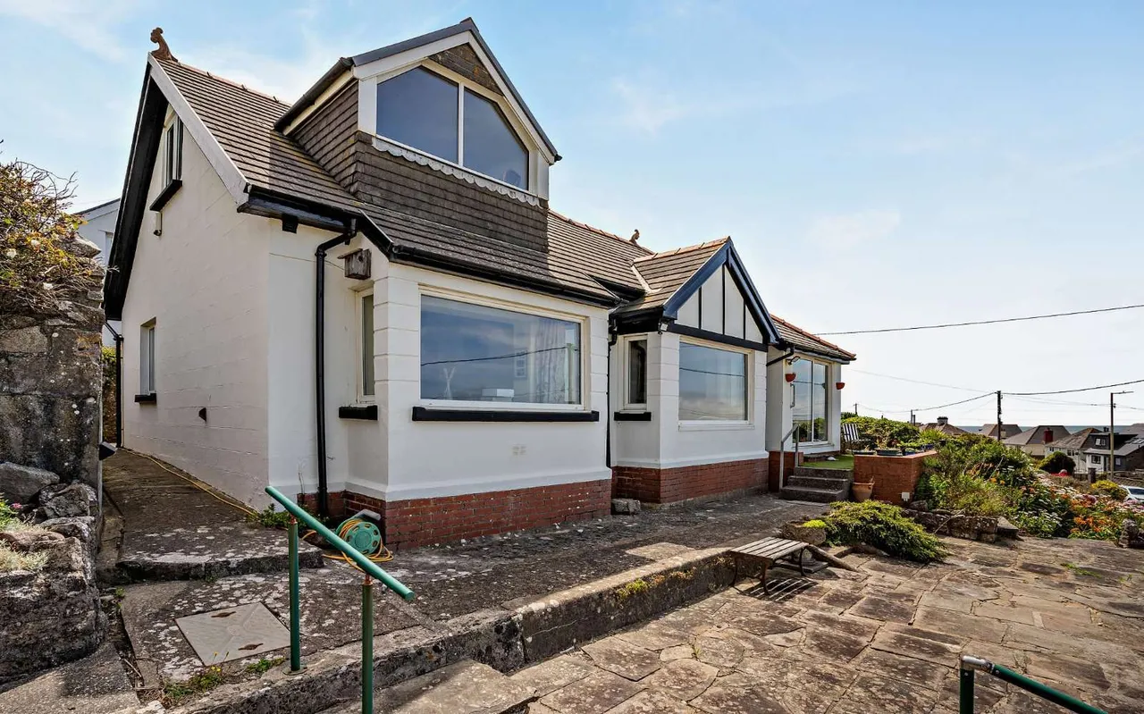 Main Road, Ogmore-by-Sea, Bridgend, Vale of Glamorgan, CF32 0PD, photo 7