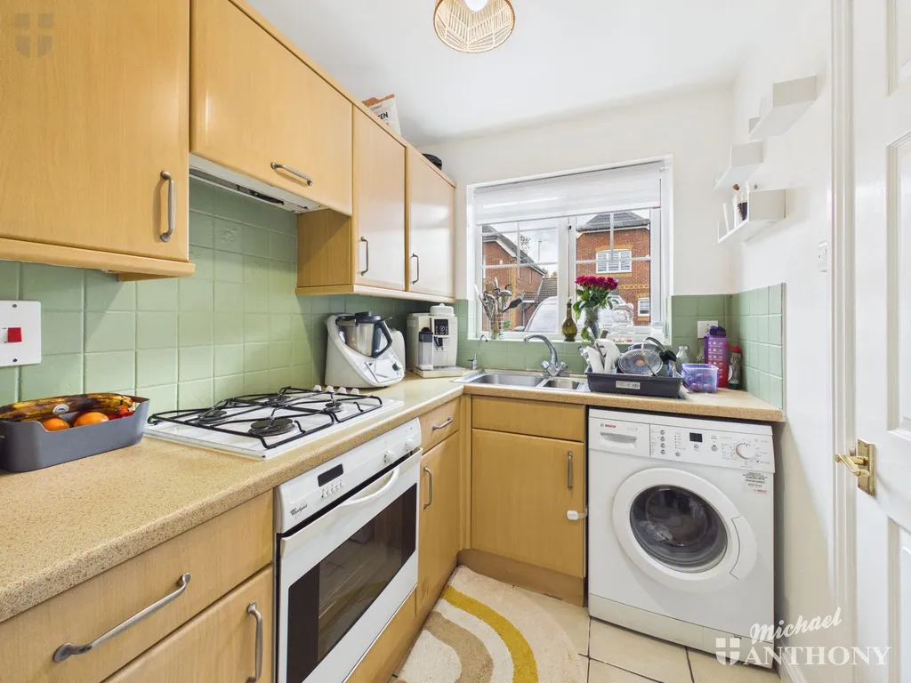 Rivets Close, Aylesbury, HP21, photo 4