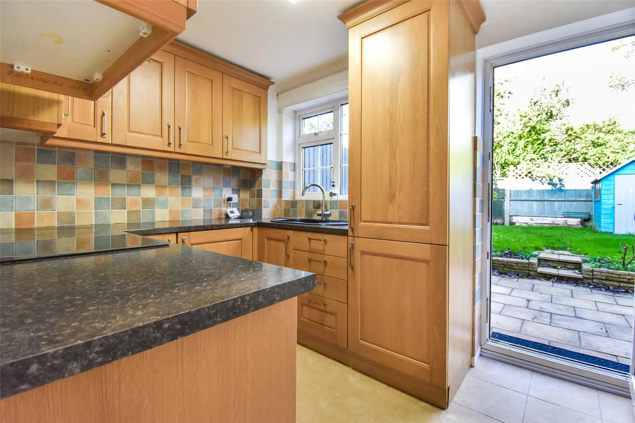 Penfold Croft, Farnham, Surrey, GU9 9JD, photo 6