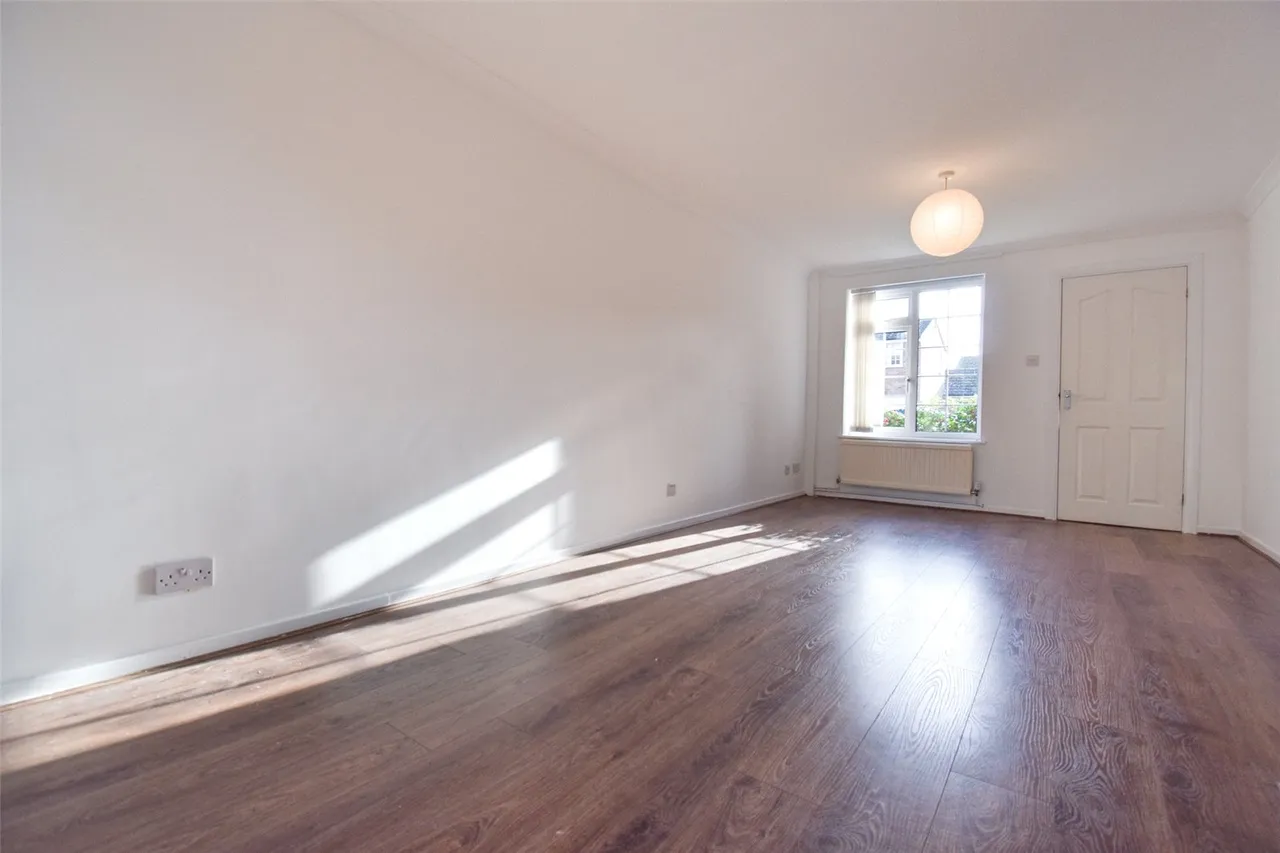 Penfold Croft, Farnham, Surrey, GU9 9JD, photo 5