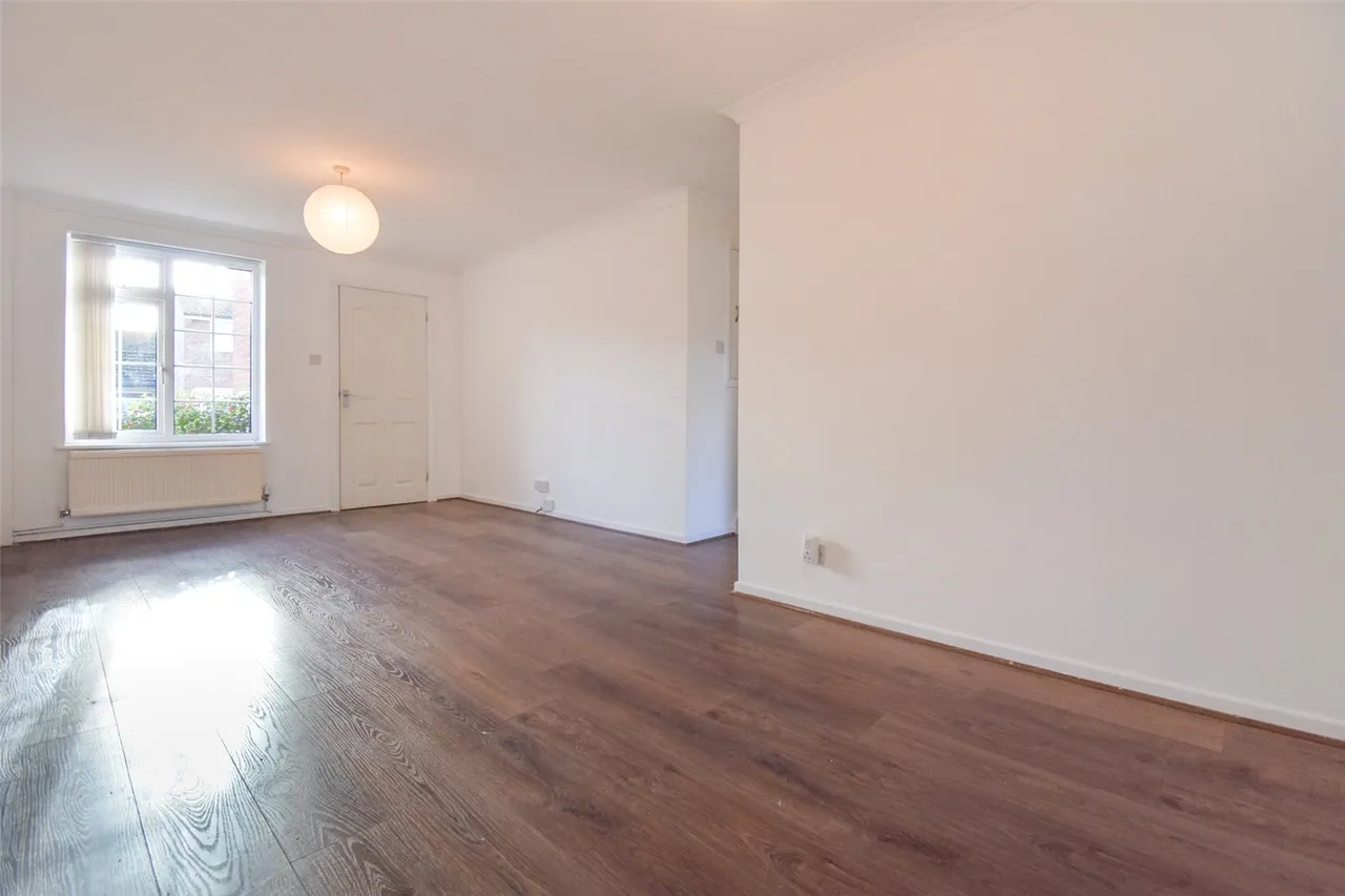 Penfold Croft, Farnham, Surrey, GU9 9JD, photo 7